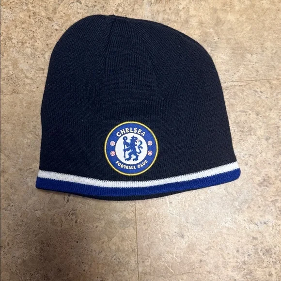 Chelsea FC Reversible Beanie NWT - Picture 3 of 3